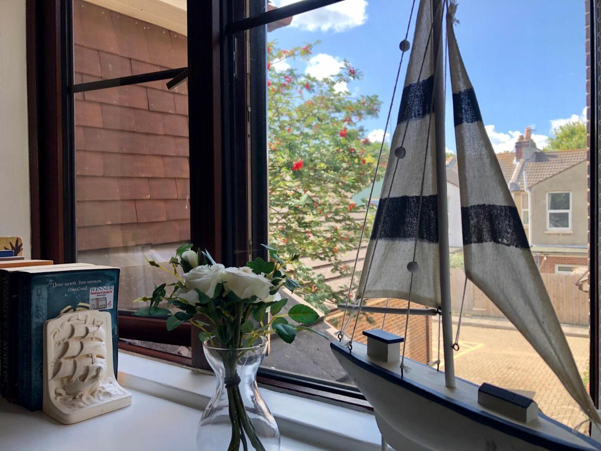 St Georges Balcony Suite With Parking Portsmouth Eksteriør bilde