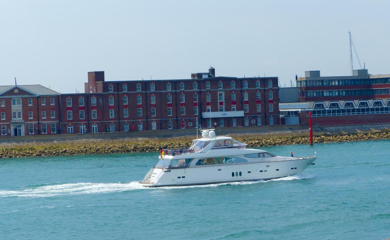 St Georges Balcony Suite With Parking Portsmouth Eksteriør bilde