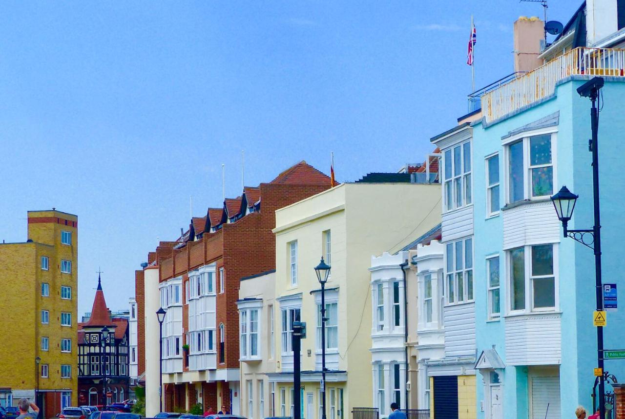 St Georges Balcony Suite With Parking Portsmouth Eksteriør bilde